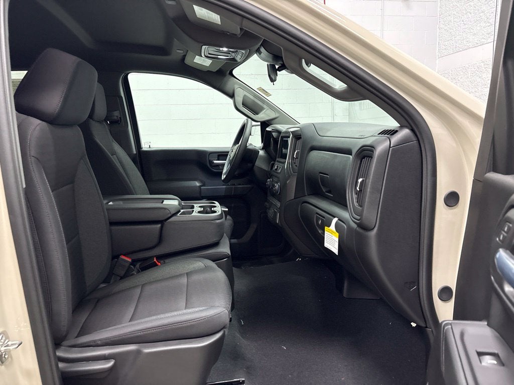 2026 Chevrolet Silverado 1500 Custom Crew Cab Short Box 4WD