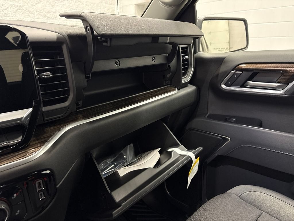 2026 Chevrolet Silverado 1500 LT (2FL) Crew Cab Short Box 4WD