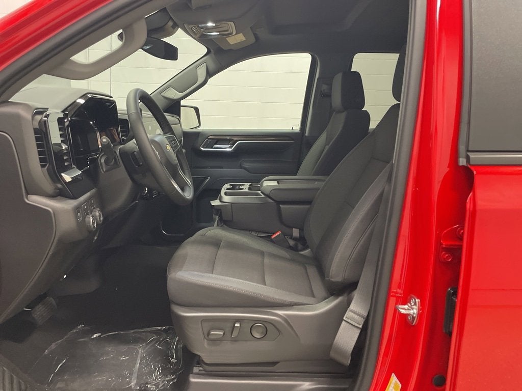 2026 Chevrolet Silverado 1500 LT (2FL) Crew Cab Short Box 4WD