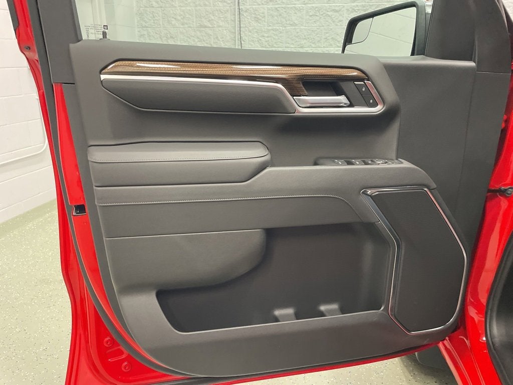 2026 Chevrolet Silverado 1500 LT (2FL) Crew Cab Short Box 4WD