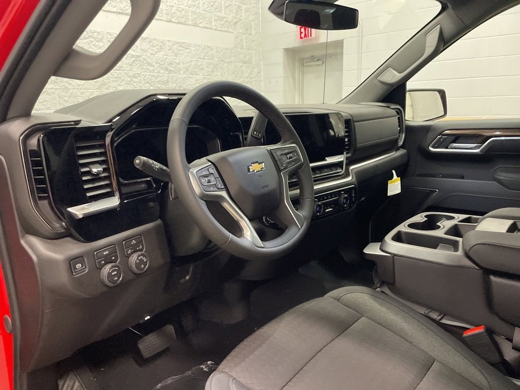 2026 Chevrolet Silverado 1500 LT (2FL) Crew Cab Short Box 4WD