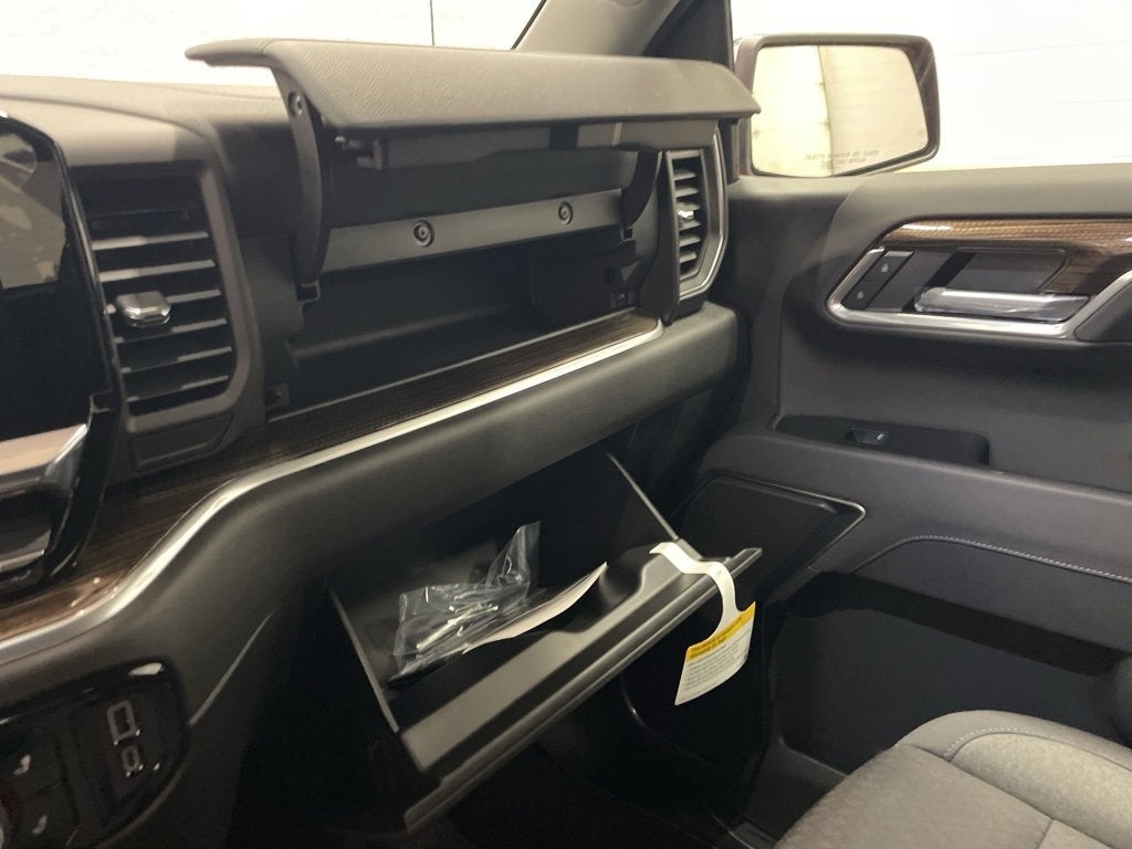 2026 Chevrolet Silverado 1500 LT (2FL) Crew Cab Short Box 4WD