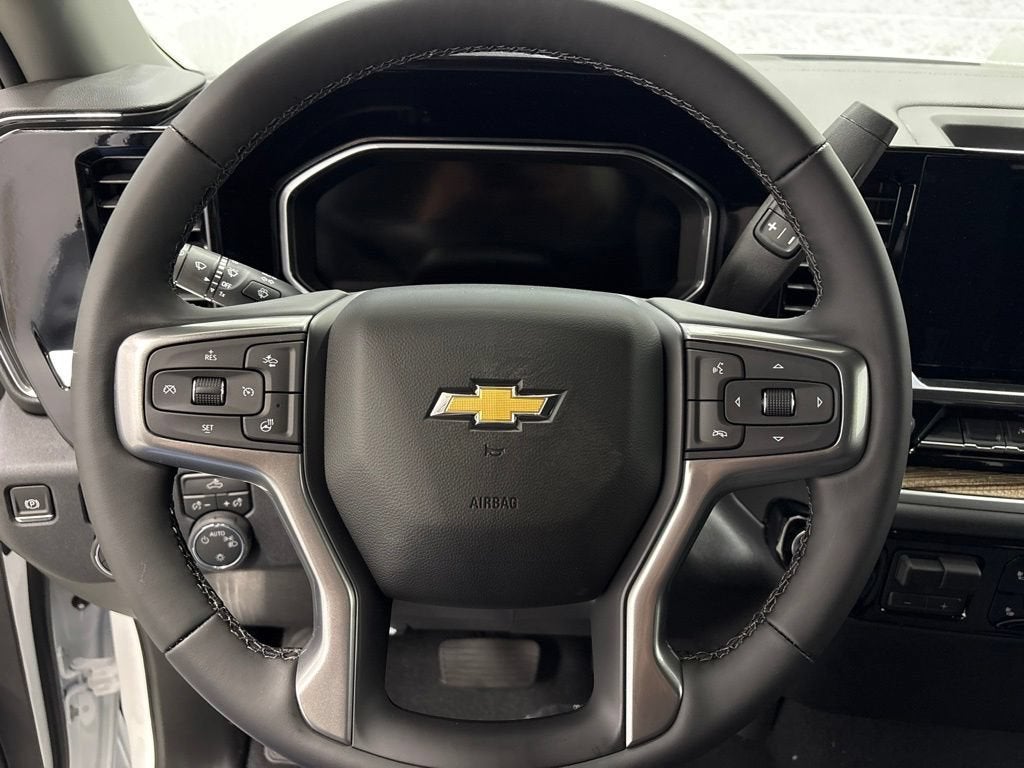 2026 Chevrolet Silverado 1500 LT (2FL) Crew Cab Short Box 4WD