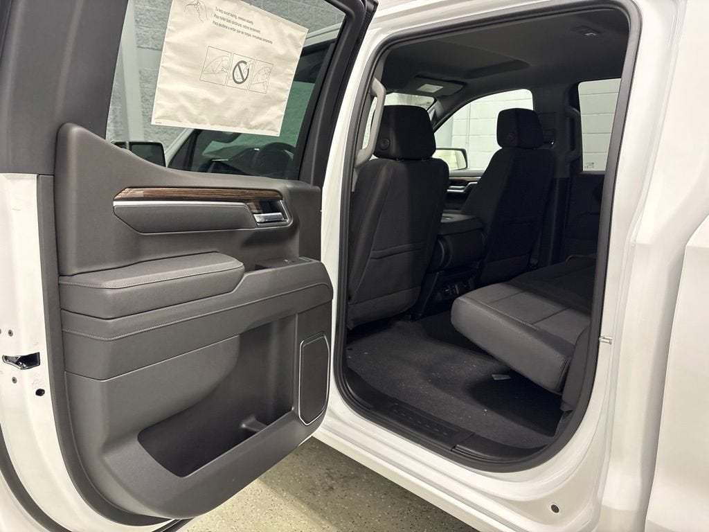2026 Chevrolet Silverado 1500 LT (2FL) Crew Cab Short Box 4WD