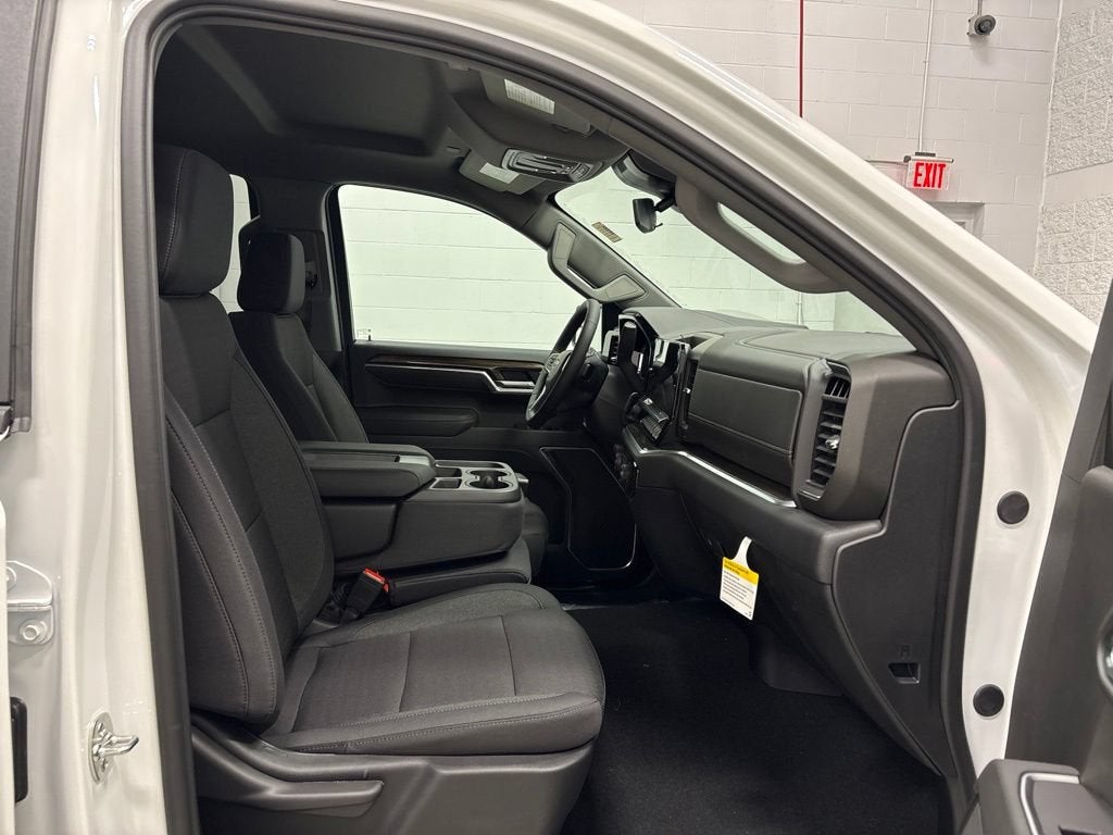 2026 Chevrolet Silverado 1500 LT (2FL) Crew Cab Short Box 4WD