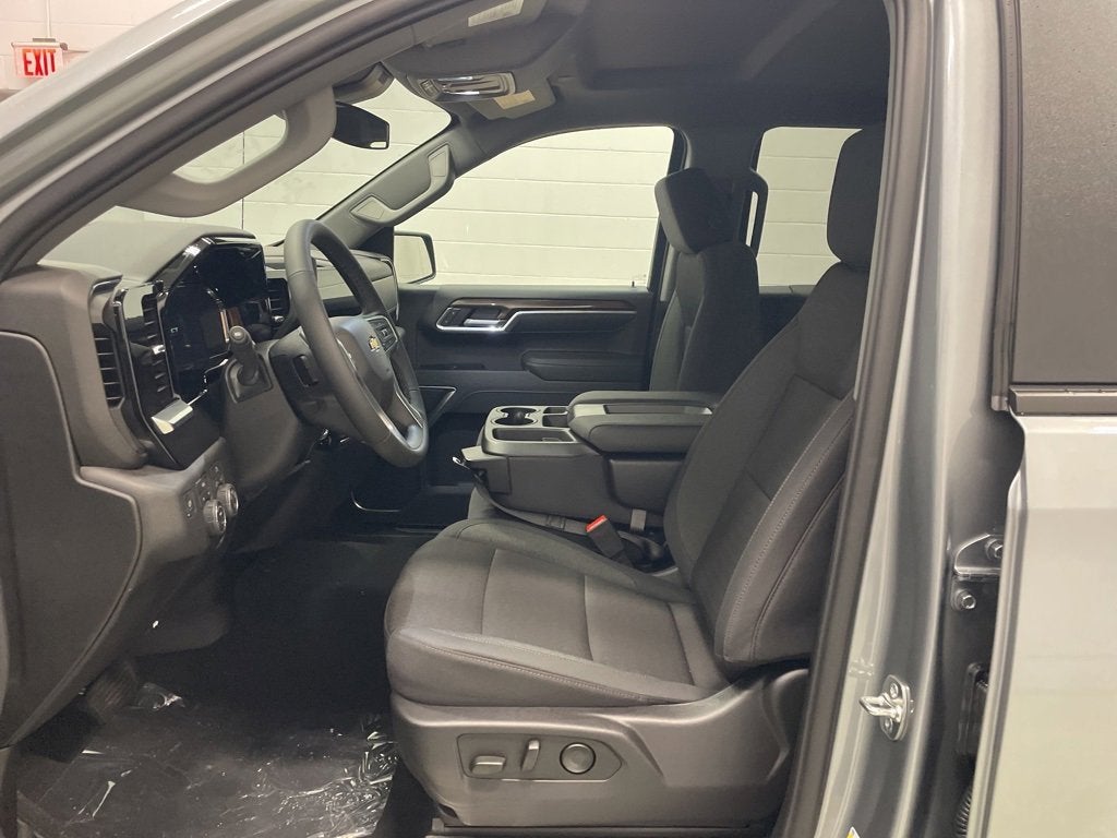 2026 Chevrolet Silverado 1500 LT (2FL) Crew Cab Short Box 4WD