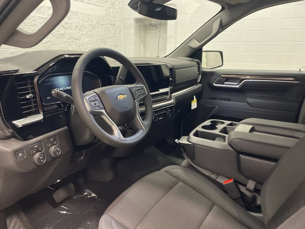 2026 Chevrolet Silverado 1500 LT (2FL) Crew Cab Short Box 4WD