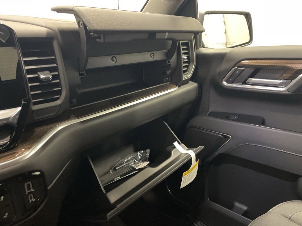 2026 Chevrolet Silverado 1500 LT (2FL) Crew Cab Short Box 4WD