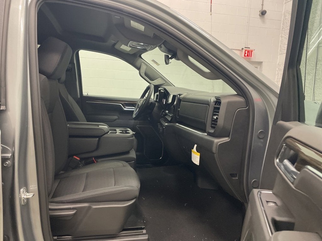 2026 Chevrolet Silverado 1500 LT (2FL) Crew Cab Short Box 4WD