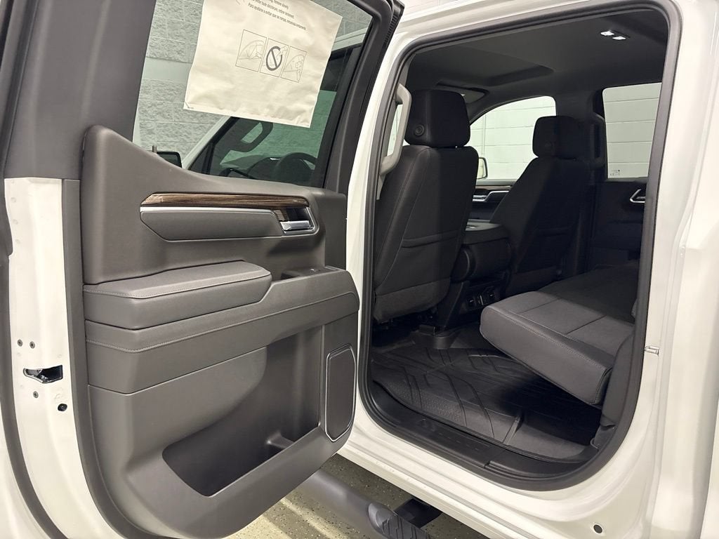 2026 Chevrolet Silverado 1500 RST Crew Cab Short Box 4WD