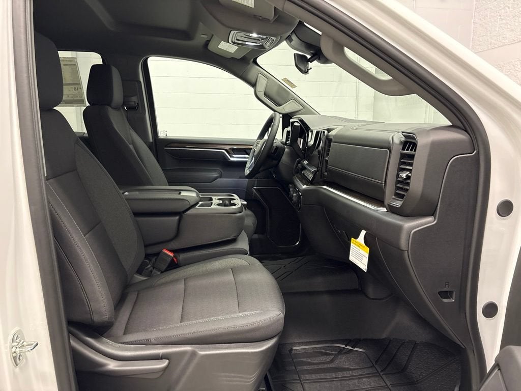 2026 Chevrolet Silverado 1500 RST Crew Cab Short Box 4WD