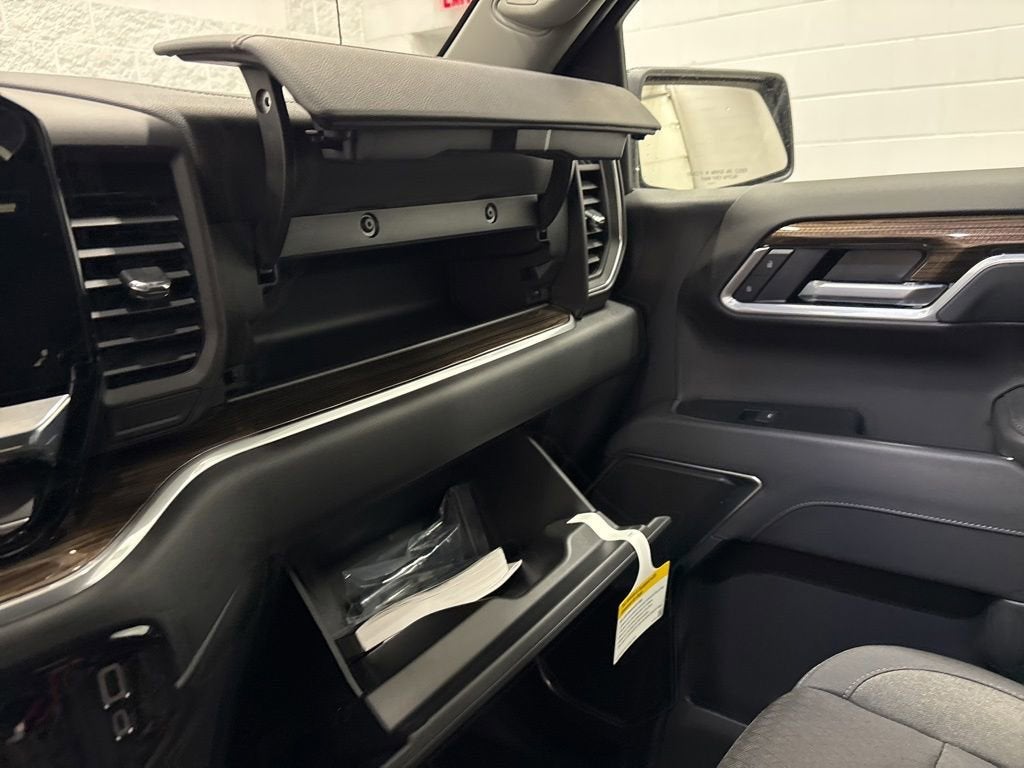 2026 Chevrolet Silverado 1500 RST Crew Cab Short Box 4WD