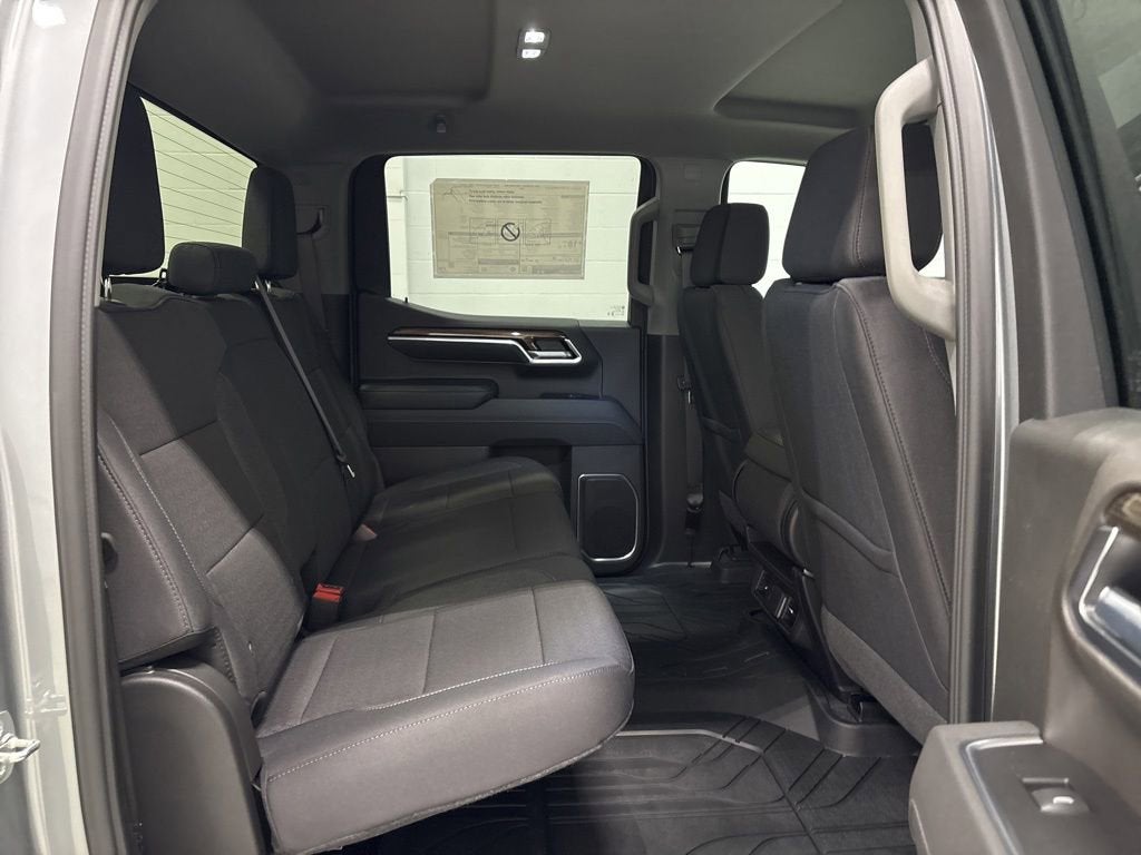 2026 Chevrolet Silverado 1500 RST Crew Cab Short Box 4WD