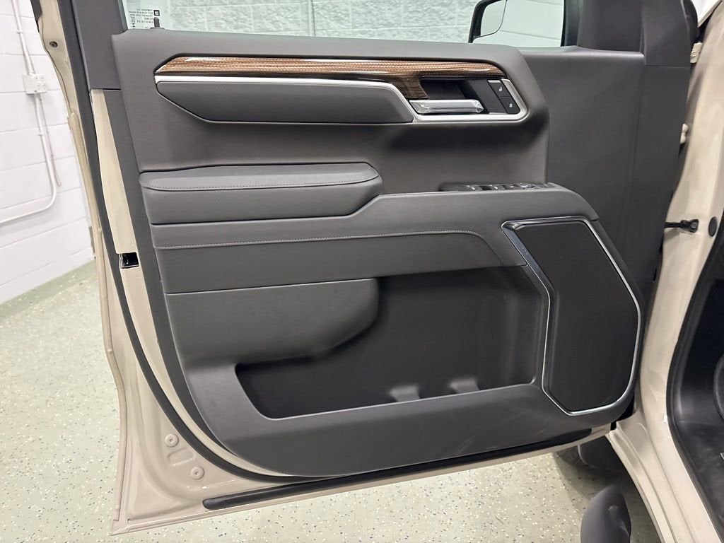 2026 Chevrolet Silverado 1500 RST Crew Cab Short Box 4WD