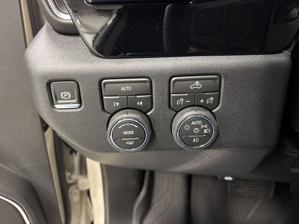 2026 Chevrolet Silverado 1500 RST Crew Cab Short Box 4WD