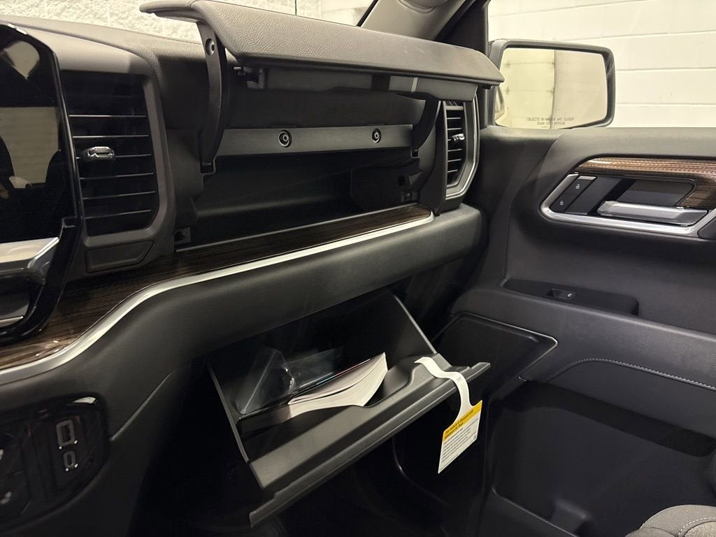 2026 Chevrolet Silverado 1500 RST Crew Cab Short Box 4WD