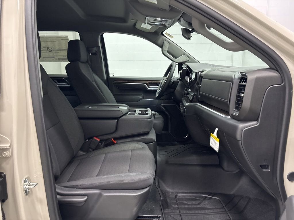 2026 Chevrolet Silverado 1500 RST Crew Cab Short Box 4WD