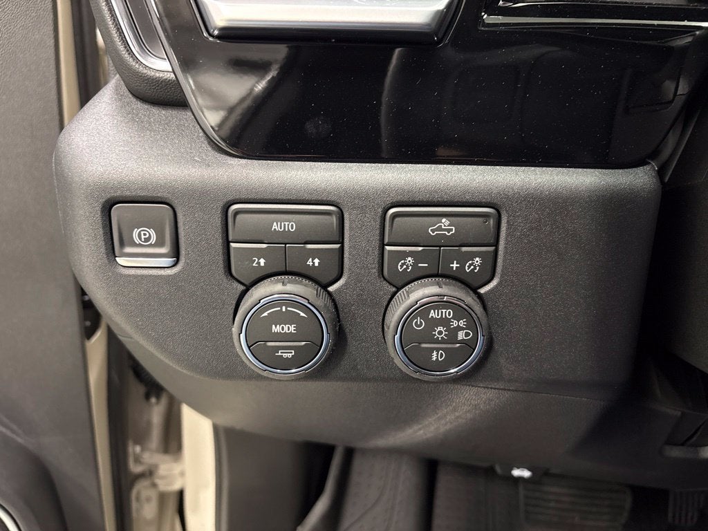 2026 Chevrolet Silverado 1500 RST Crew Cab Short Box 4WD