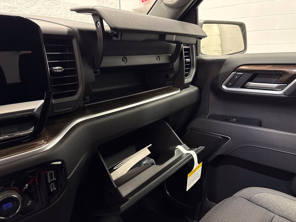 2026 Chevrolet Silverado 1500 RST Crew Cab Short Box 4WD
