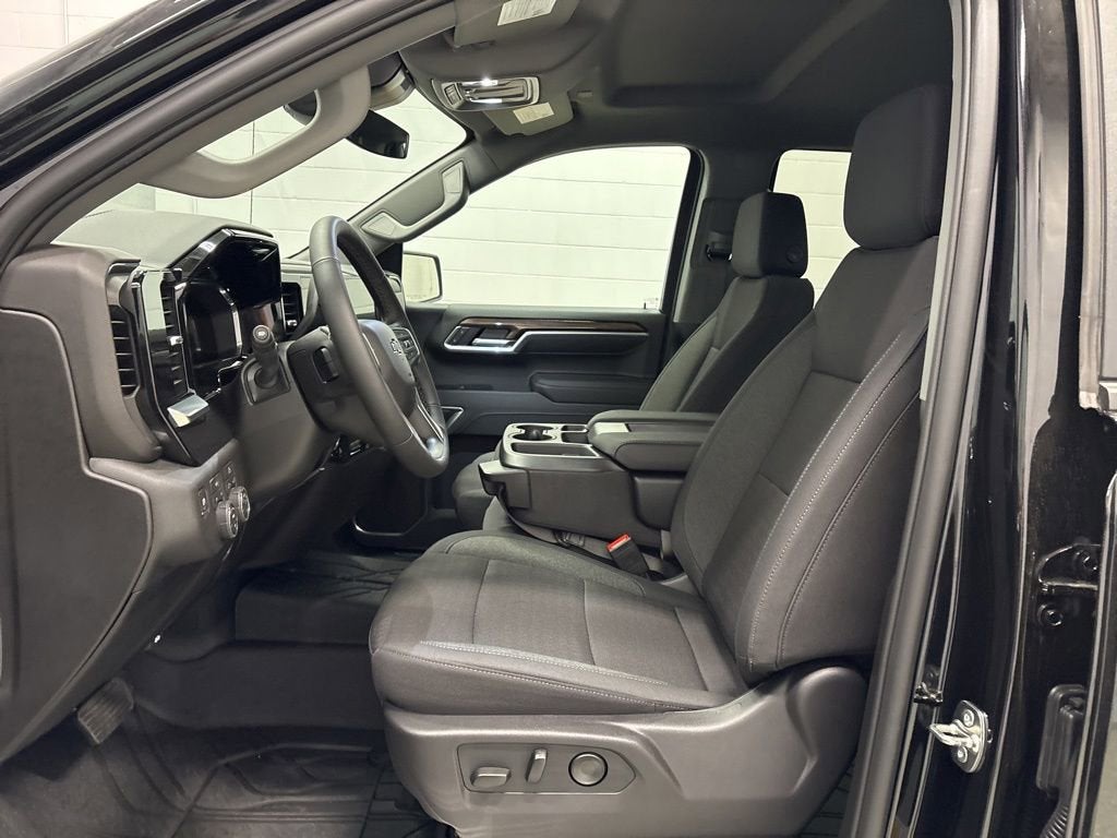 2026 Chevrolet Silverado 1500 RST Crew Cab Short Box 4WD
