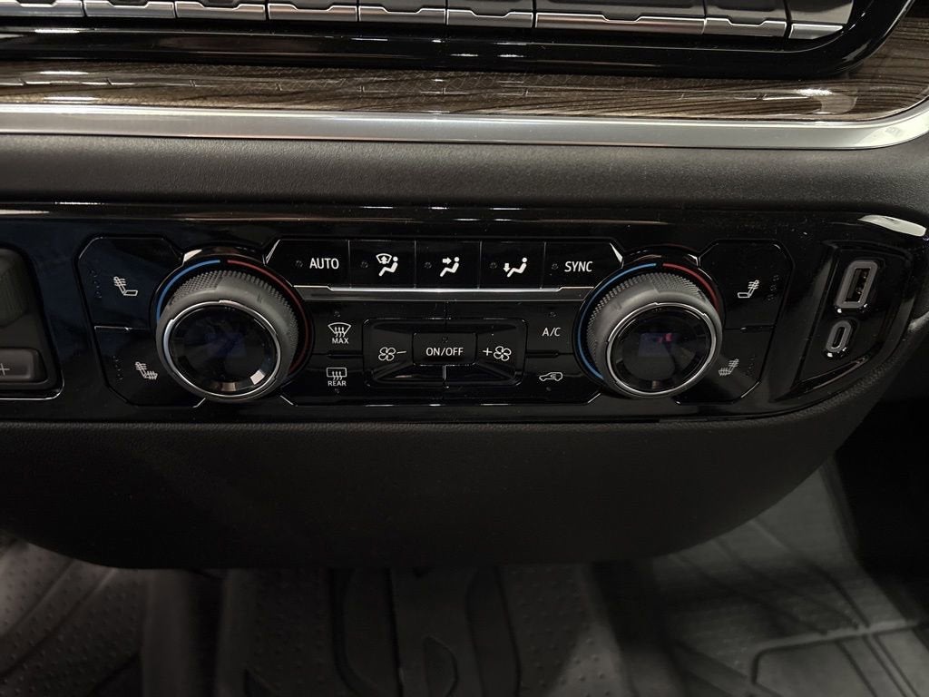 2026 Chevrolet Silverado 1500 RST Crew Cab Short Box 4WD