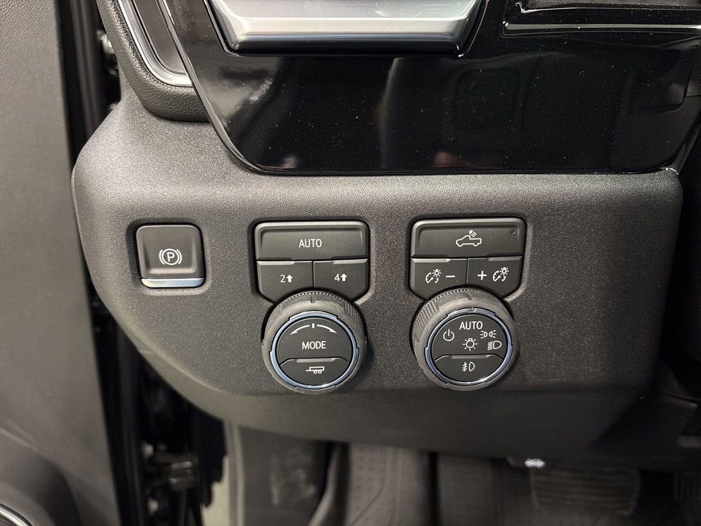 2026 Chevrolet Silverado 1500 RST Crew Cab Short Box 4WD
