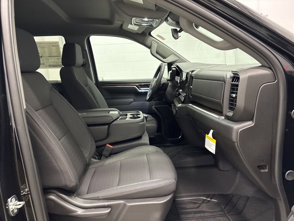 2026 Chevrolet Silverado 1500 RST Crew Cab Short Box 4WD
