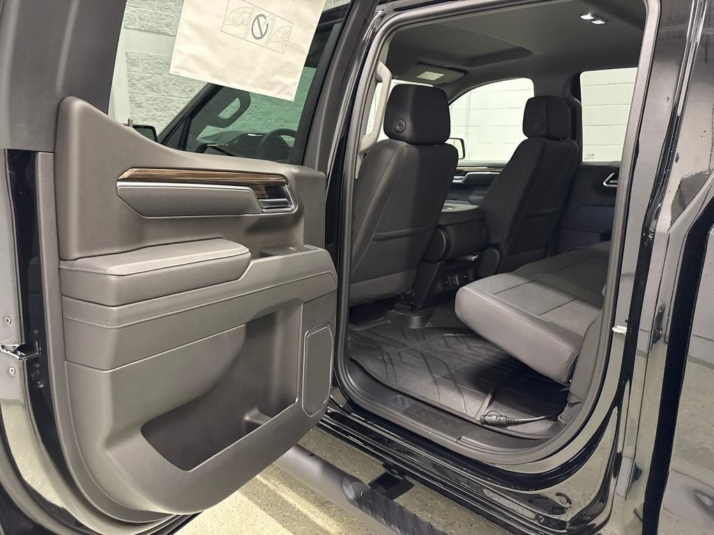 2026 Chevrolet Silverado 1500 RST Crew Cab Short Box 4WD