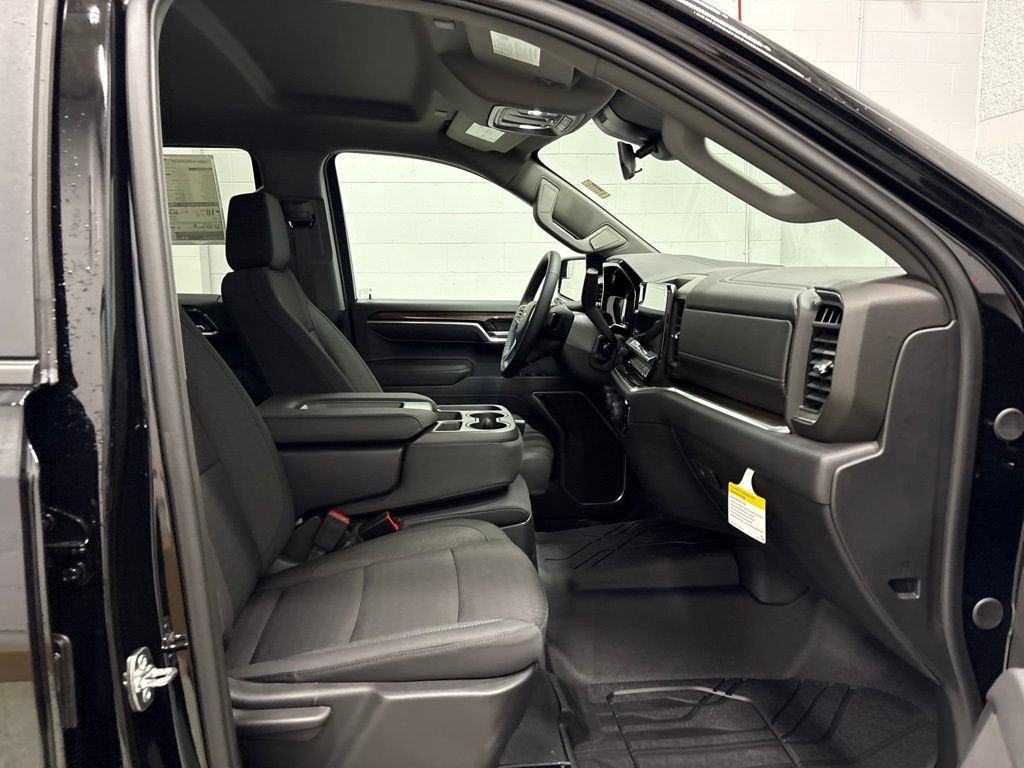 2026 Chevrolet Silverado 1500 RST Crew Cab Short Box 4WD