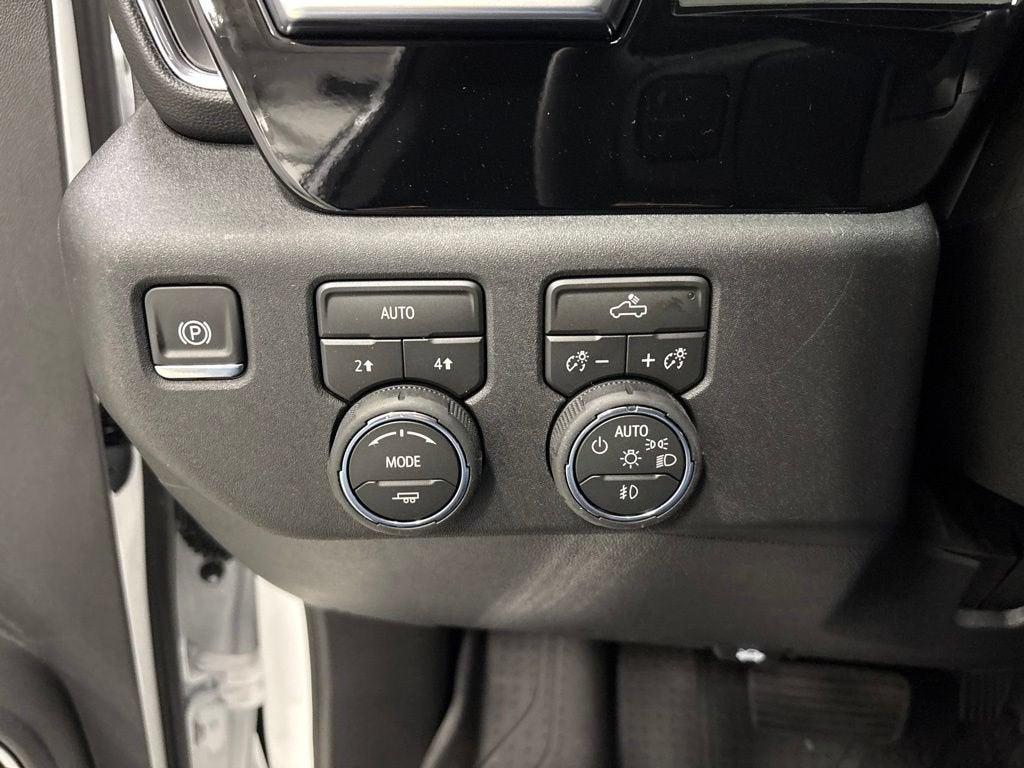2026 Chevrolet Silverado 1500 RST Crew Cab Short Box 4WD
