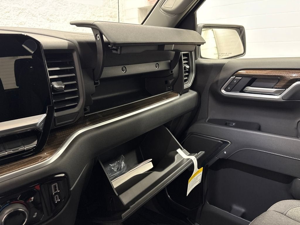 2026 Chevrolet Silverado 1500 RST Crew Cab Short Box 4WD