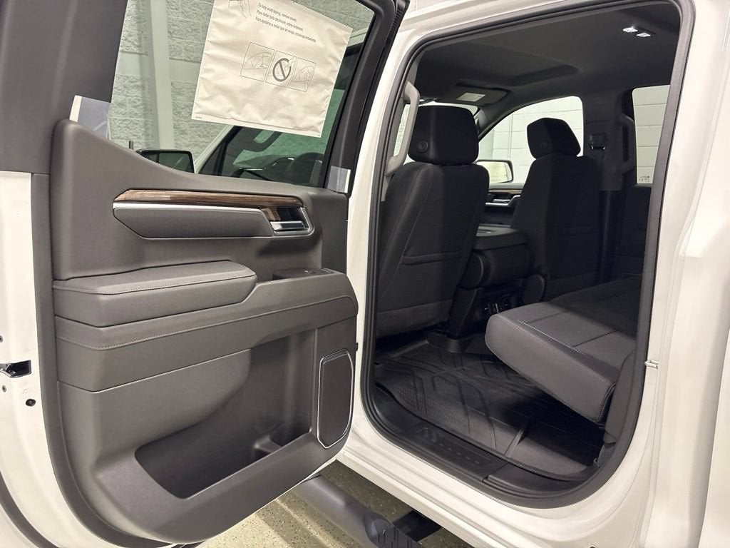 2026 Chevrolet Silverado 1500 RST Crew Cab Short Box 4WD