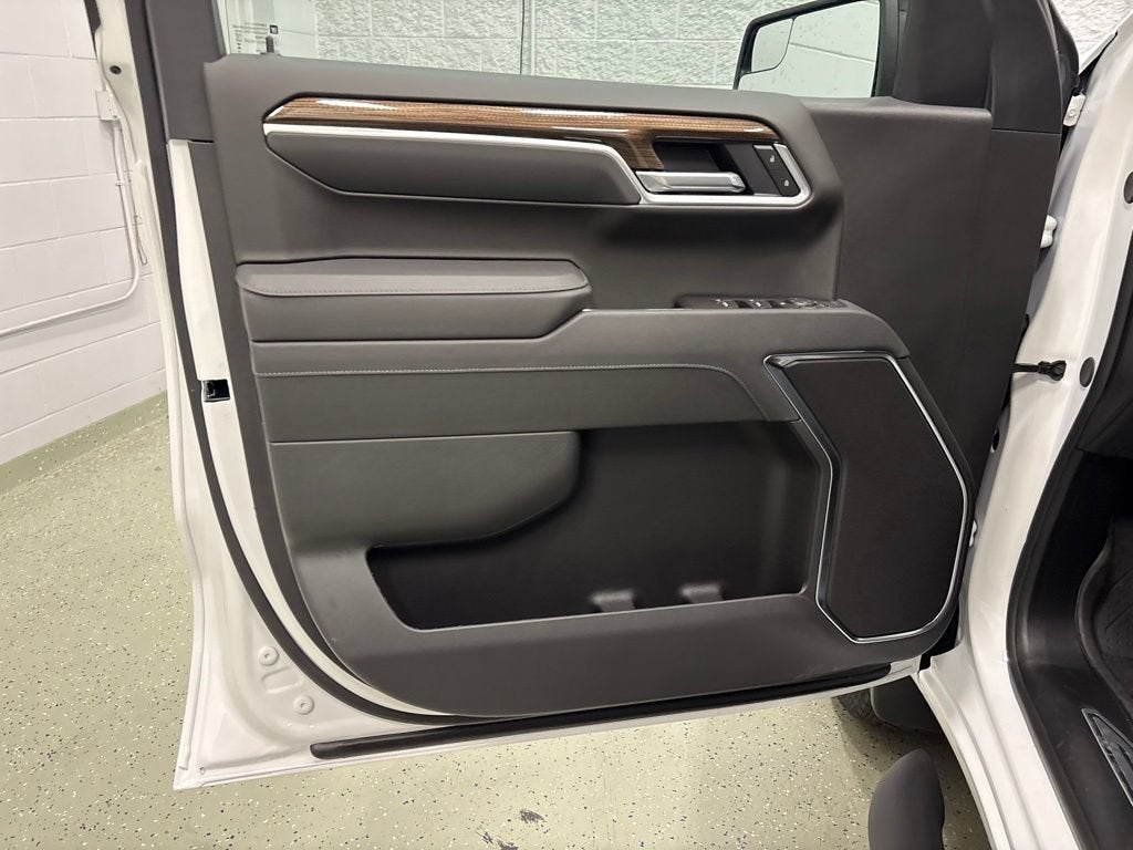 2026 Chevrolet Silverado 1500 RST Crew Cab Short Box 4WD