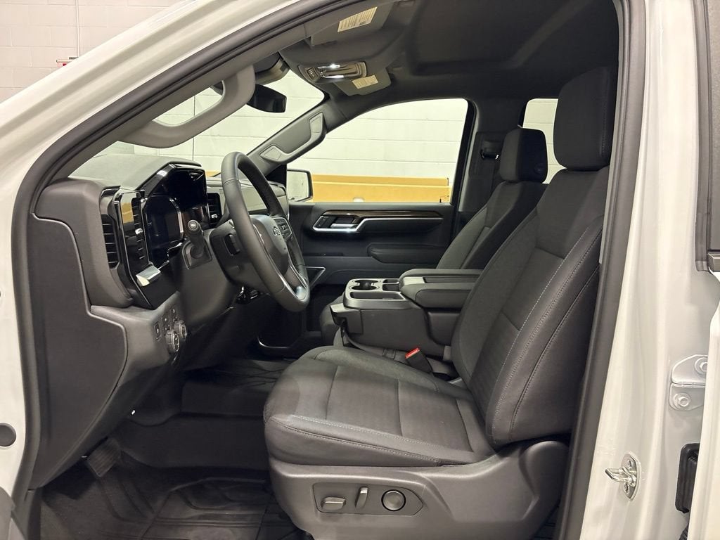 2026 Chevrolet Silverado 1500 RST Crew Cab Short Box 4WD