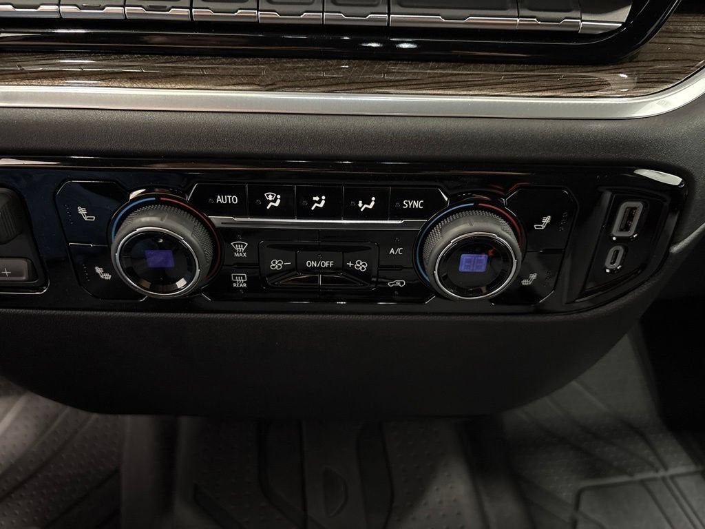 2026 Chevrolet Silverado 1500 RST Crew Cab Short Box 4WD