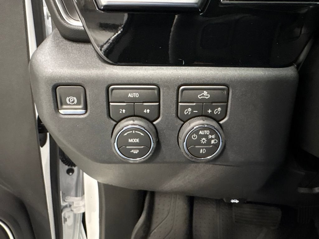 2026 Chevrolet Silverado 1500 RST Crew Cab Short Box 4WD