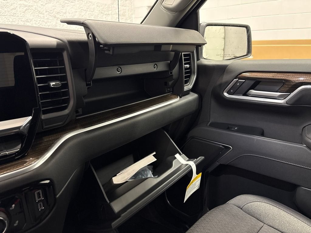 2026 Chevrolet Silverado 1500 RST Crew Cab Short Box 4WD