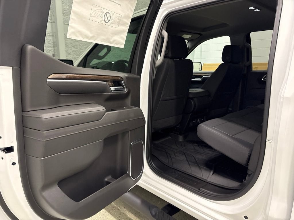 2026 Chevrolet Silverado 1500 RST Crew Cab Short Box 4WD