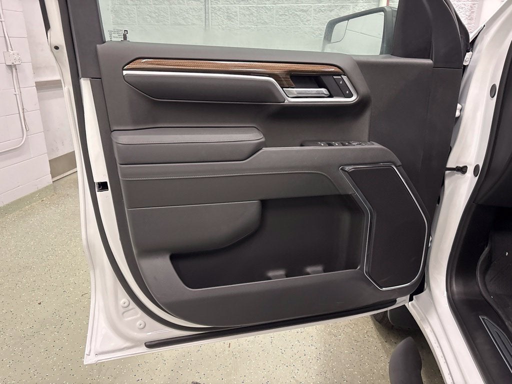 2026 Chevrolet Silverado 1500 RST Crew Cab Short Box 4WD