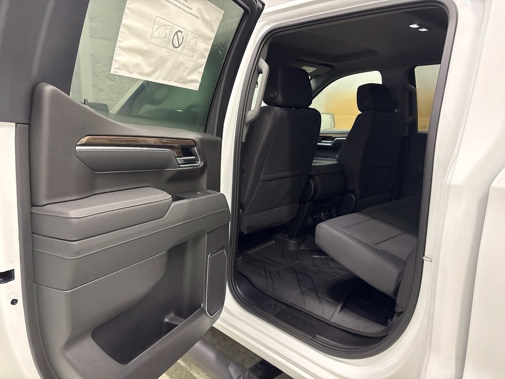 2026 Chevrolet Silverado 1500 RST Crew Cab Short Box 4WD