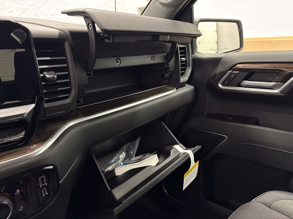 2026 Chevrolet Silverado 1500 RST Crew Cab Short Box 4WD