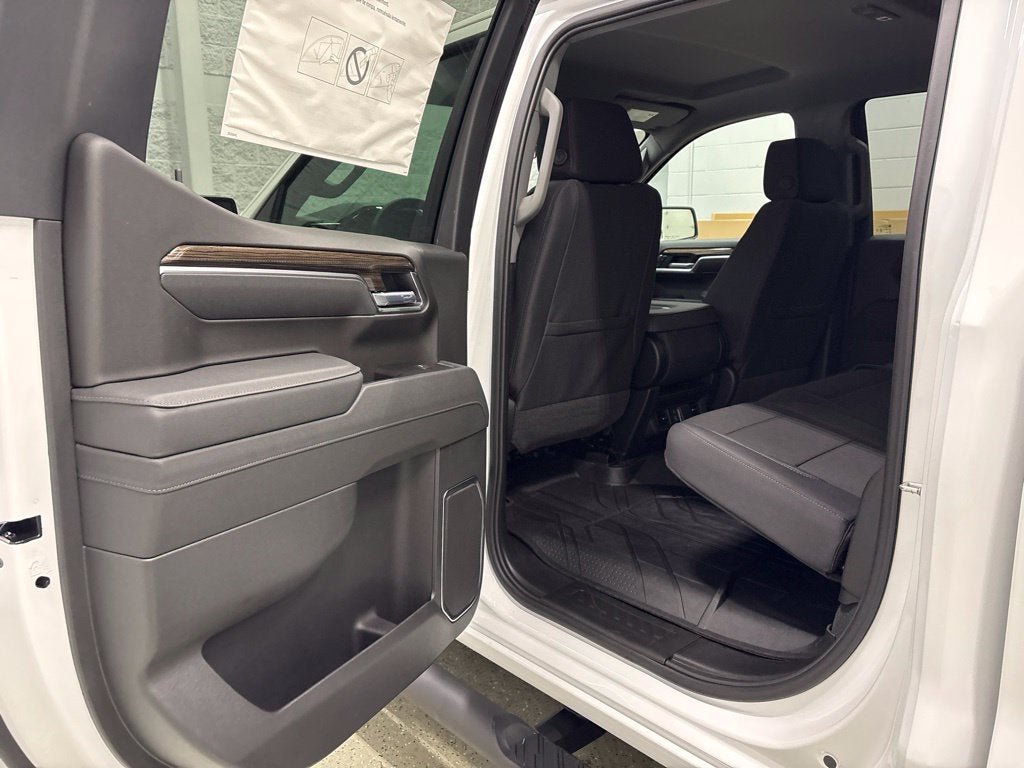 2026 Chevrolet Silverado 1500 RST Crew Cab Short Box 4WD