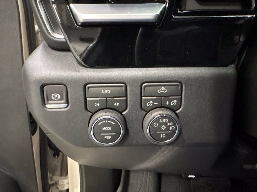2026 Chevrolet Silverado 1500 RST Crew Cab Short Box 4WD