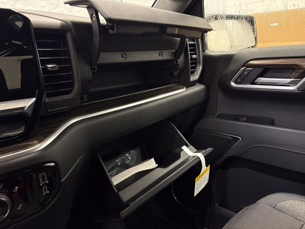 2026 Chevrolet Silverado 1500 RST Crew Cab Short Box 4WD