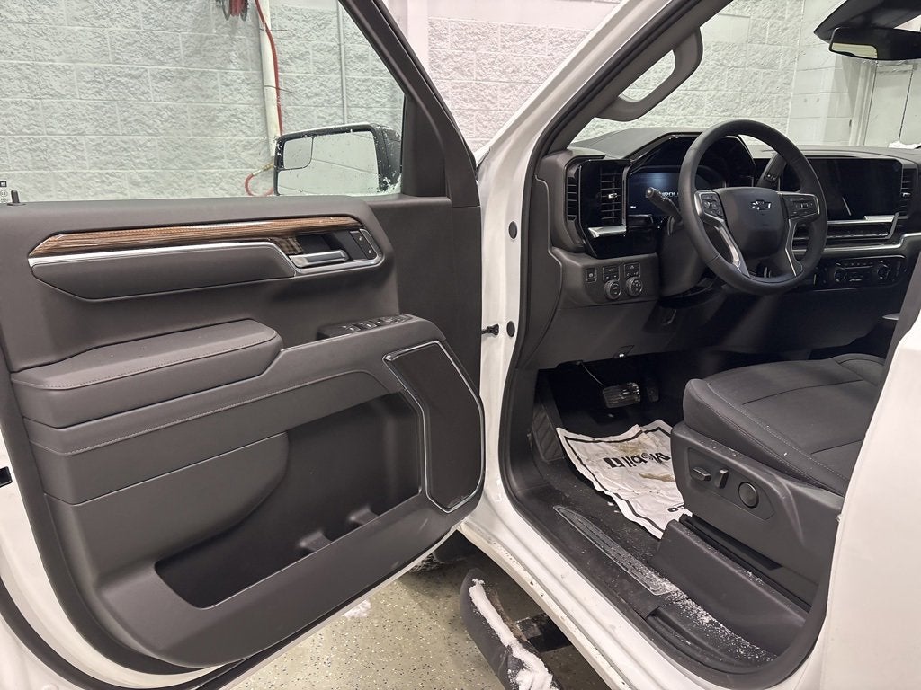 2026 Chevrolet Silverado 1500 RST Crew Cab Short Box 4WD