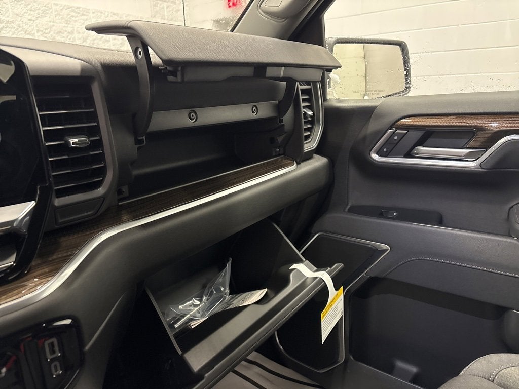 2026 Chevrolet Silverado 1500 RST Crew Cab Short Box 4WD