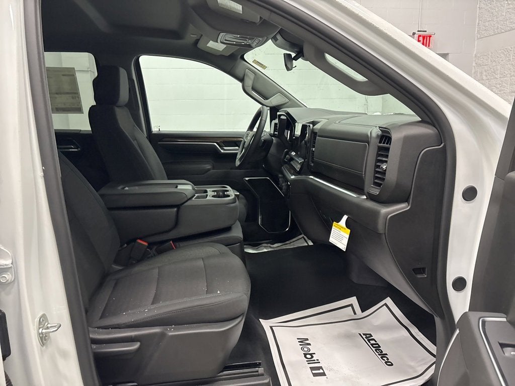 2026 Chevrolet Silverado 1500 RST Crew Cab Short Box 4WD