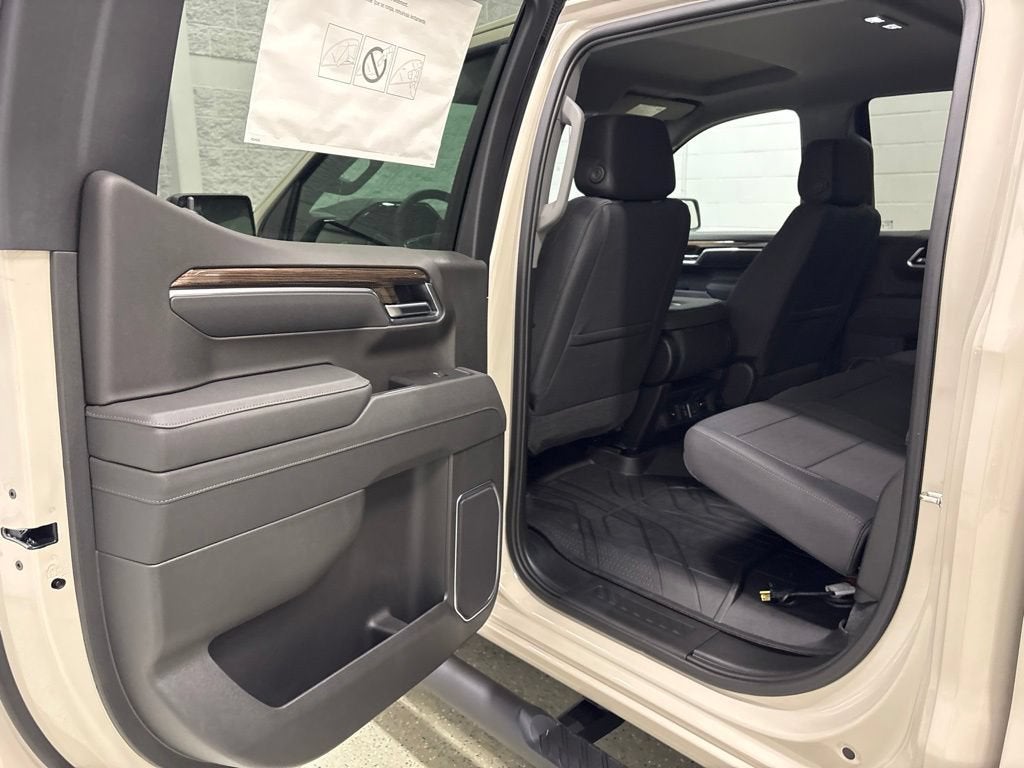 2026 Chevrolet Silverado 1500 RST Crew Cab Short Box 4WD