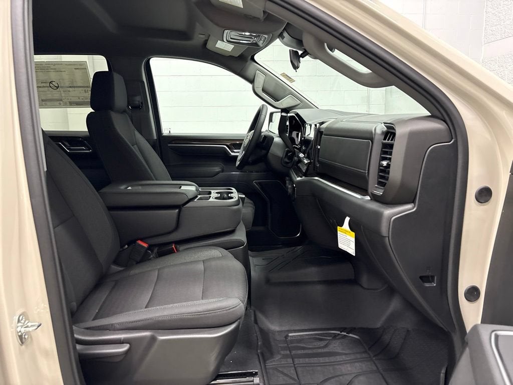 2026 Chevrolet Silverado 1500 RST Crew Cab Short Box 4WD