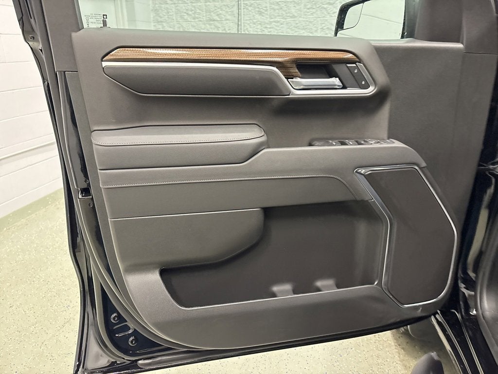 2026 Chevrolet Silverado 1500 RST Crew Cab Short Box 4WD